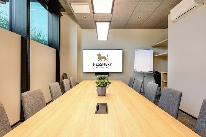 Business Center 33 of 39