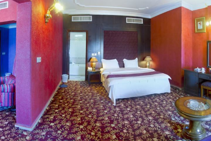 Room 13 of 34