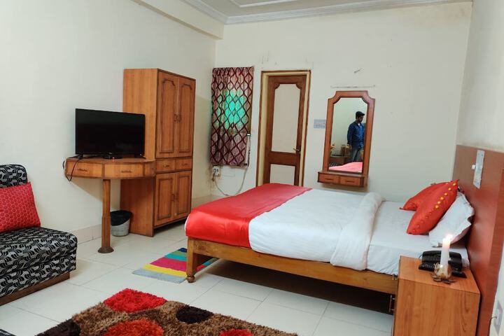 Room 10 of 36
