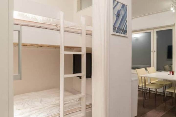 Room 425 of 865
