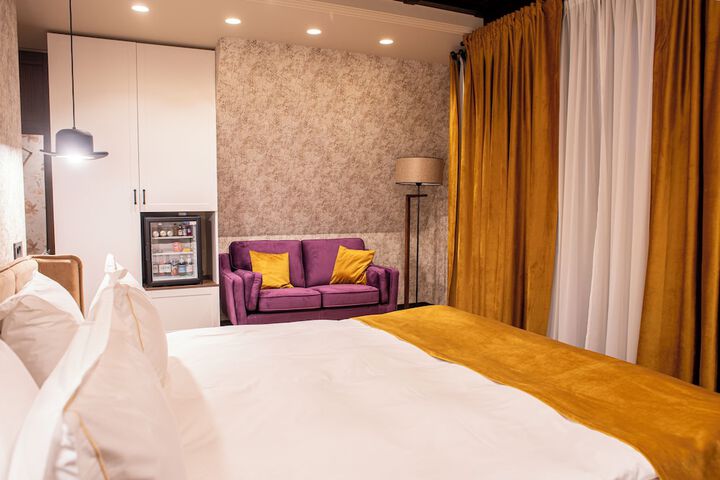 Room 43 of 69
