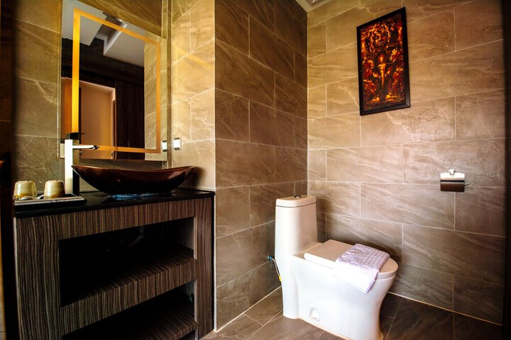 Room 16 of 31