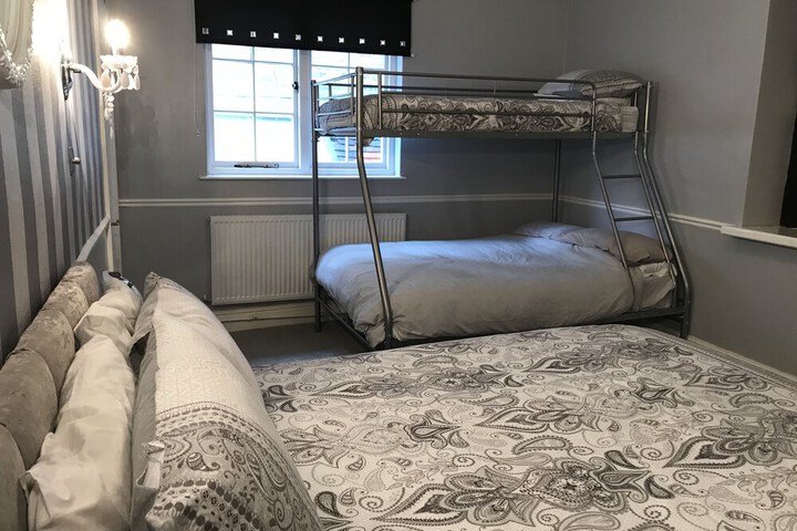 Room 13 of 38