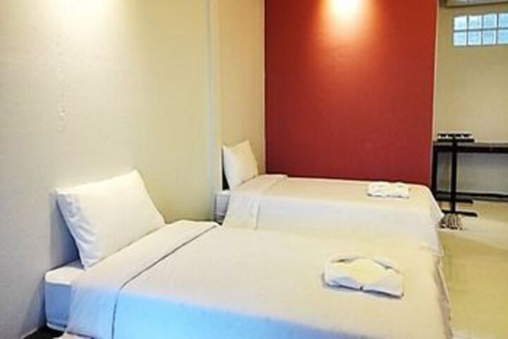 Room 12 of 29