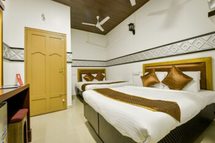 Room 12 of 28
