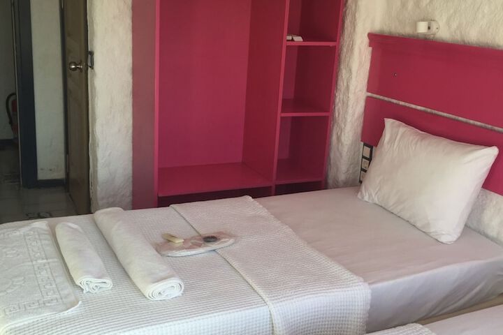 Room 15 of 19