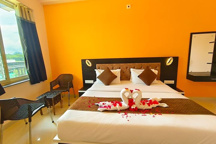 Room 2 of 11