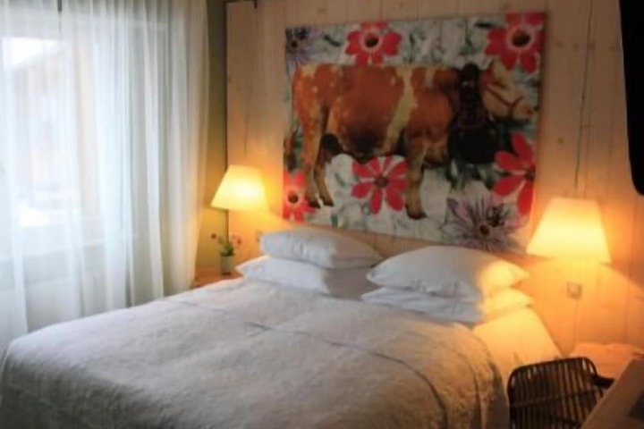 Room 8 of 38