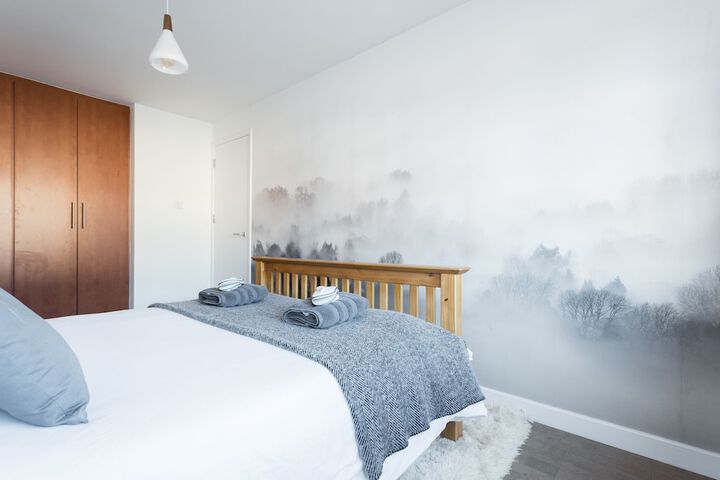 Room 17 of 33