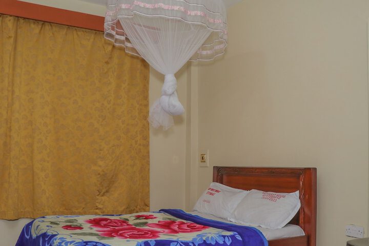 Room 2 of 18