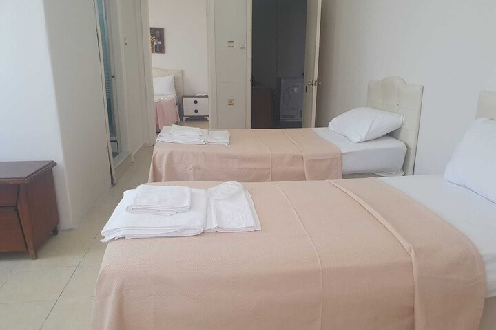 Room 7 of 14