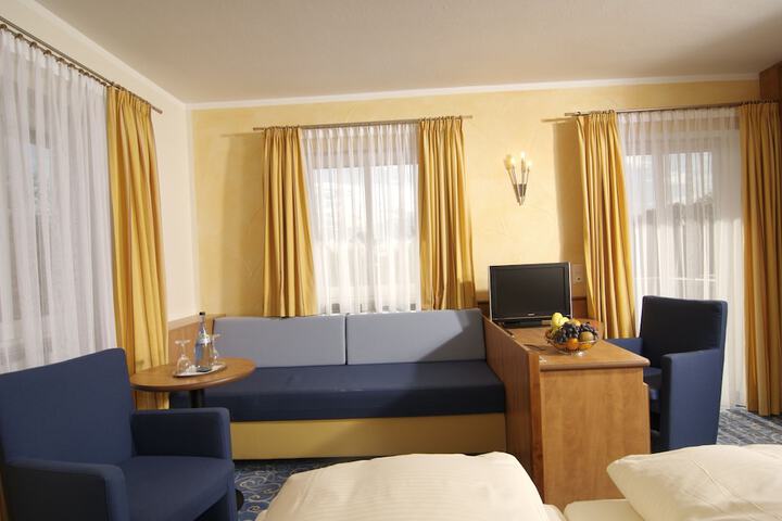 Room 5 of 43