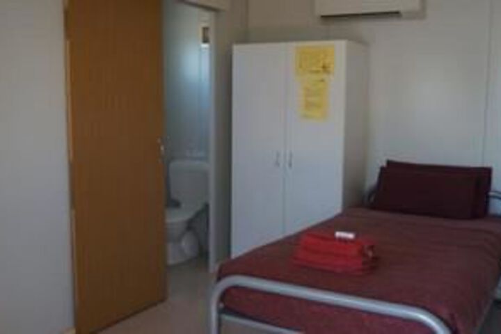 Room 8 of 9