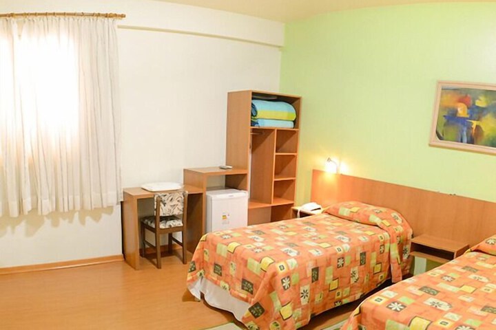 Room 7 of 25