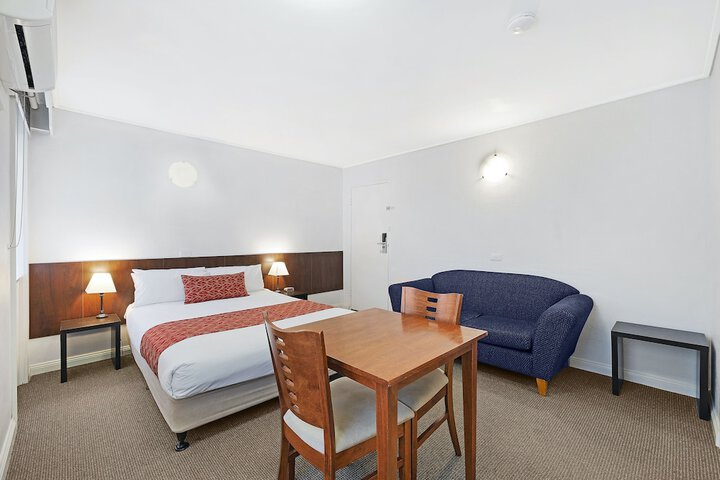 Room 5 of 24