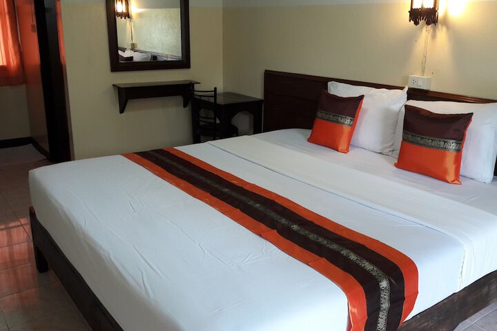 Room 12 of 23