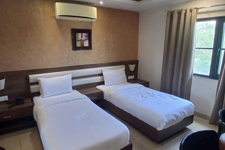 Room 34 of 64