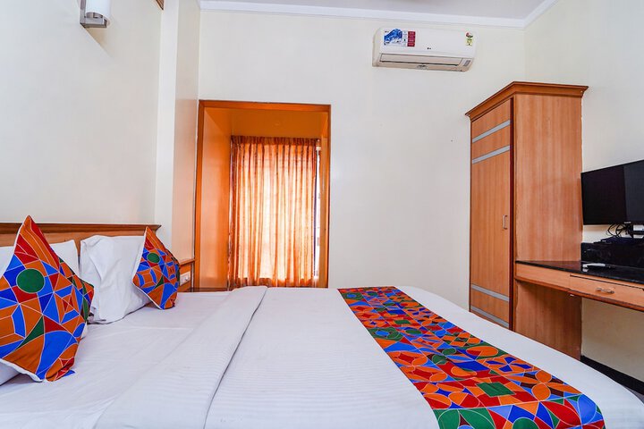 Room 13 of 30