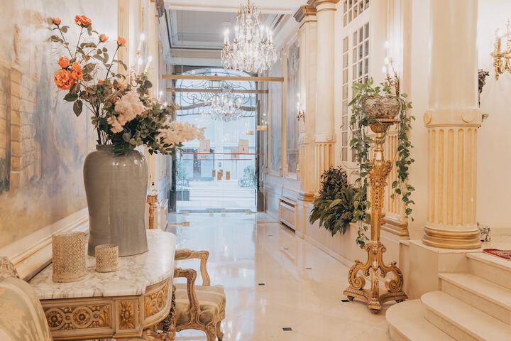 Entrance & Lobby