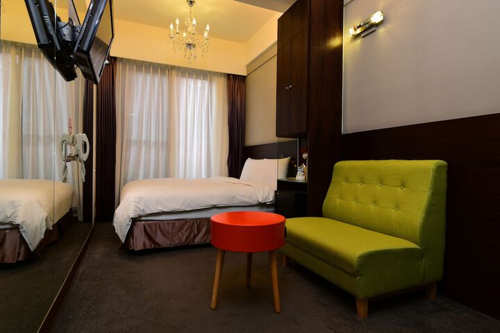 Room 28 of 85
