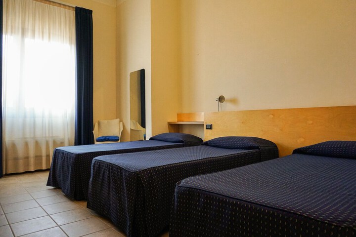 Room 10 of 36