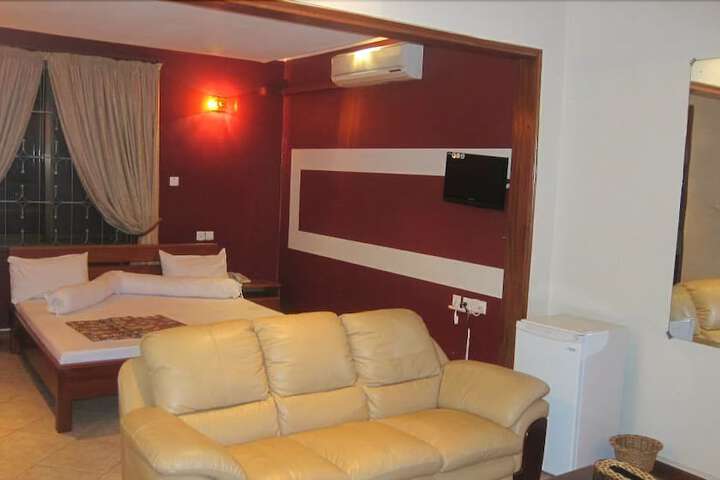 Room 2 of 3