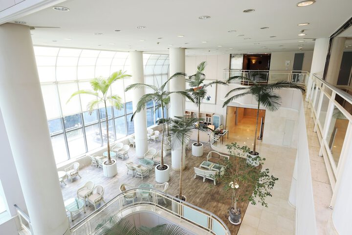 Entrance & Lobby