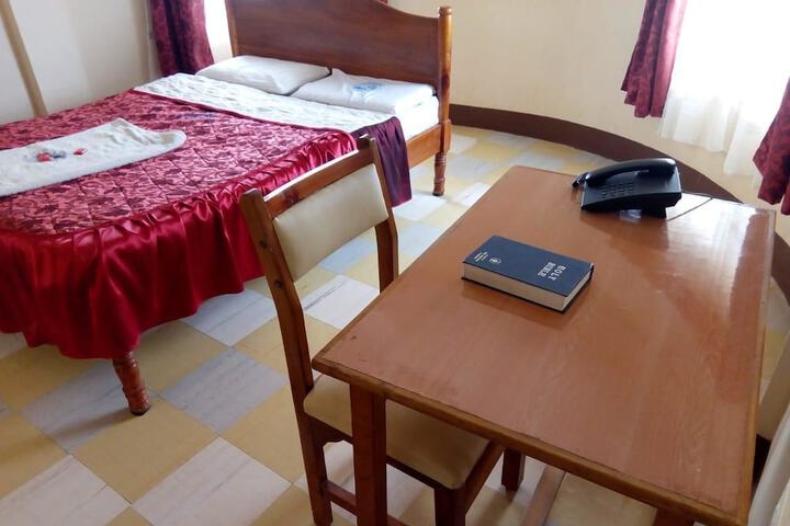 Room 4 of 18