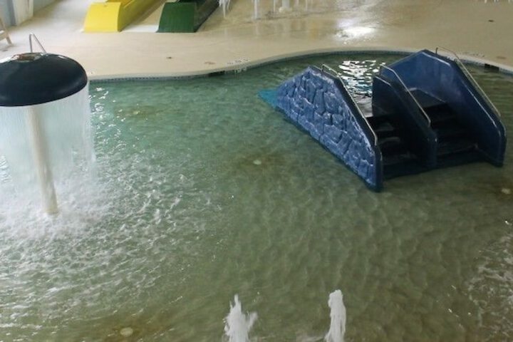 Swimming pool at Deer Valley Lodge & Golf