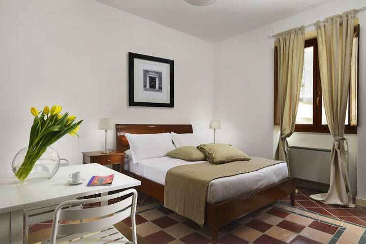 Room 8 of 53