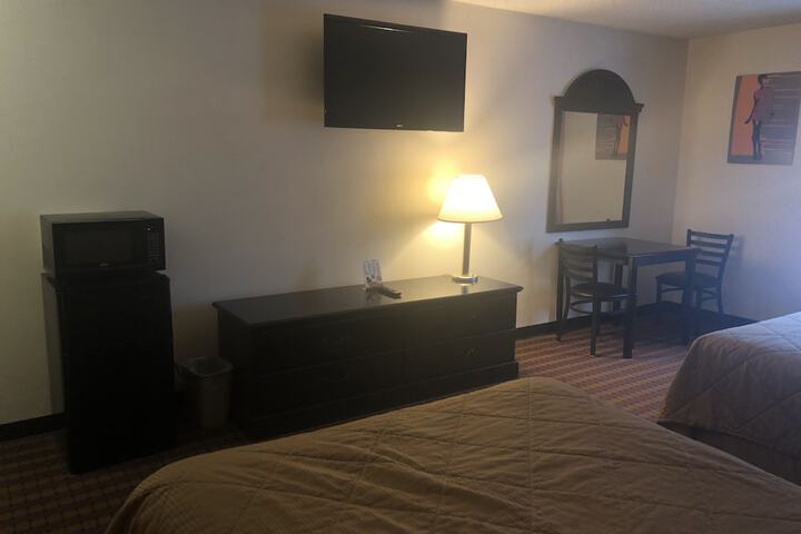 1 Queen Bed (23 of 37)