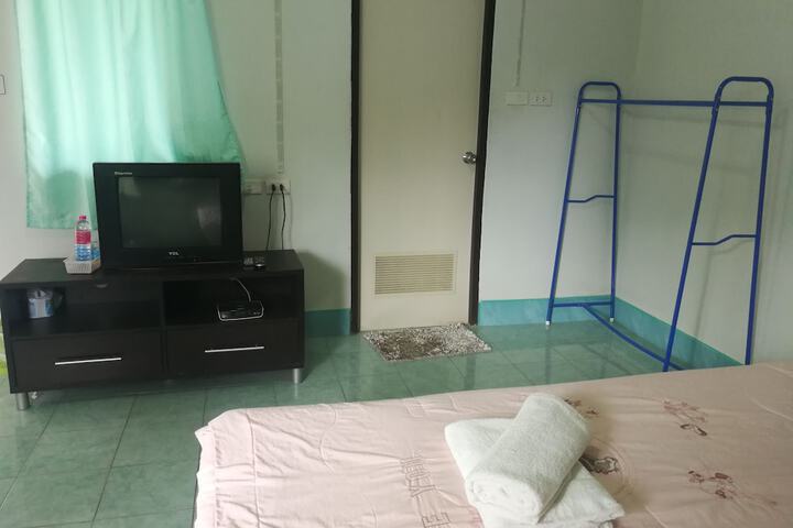 Room 11 of 16