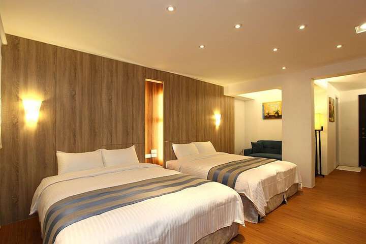 Room 16 of 30