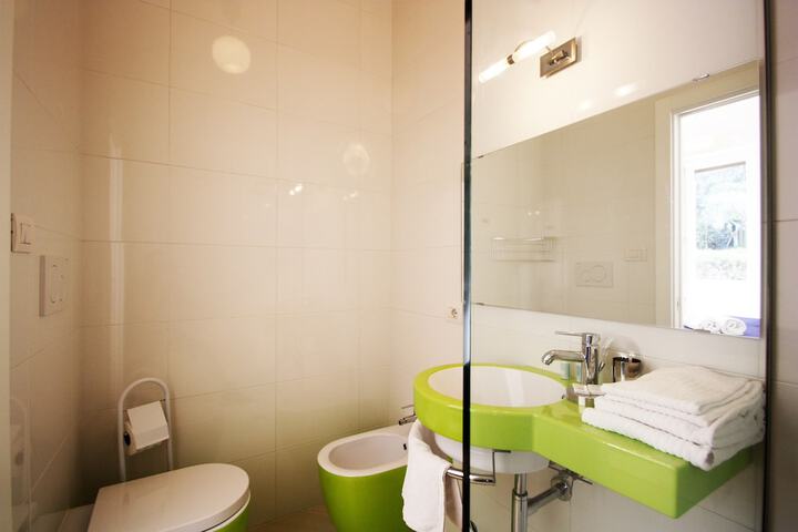 Room 14 of 25