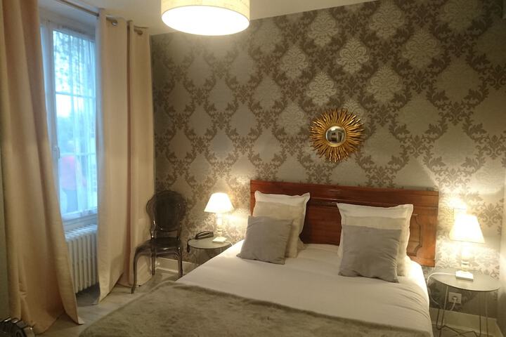 Room 16 of 48