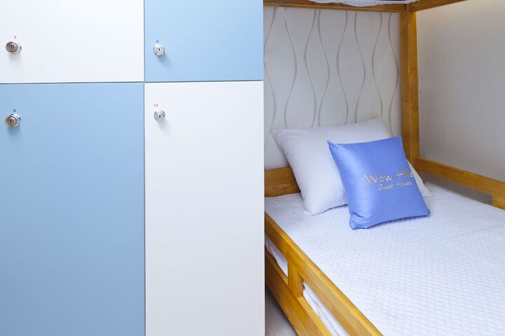Room 27 of 70