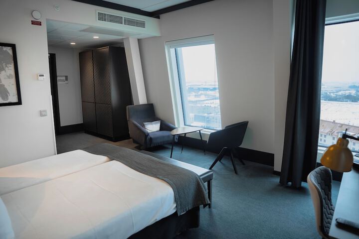 Room 40 of 106