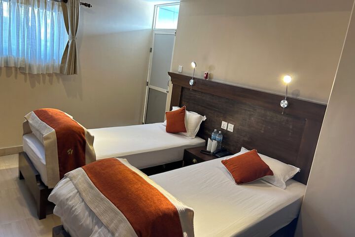 Room 14 of 38