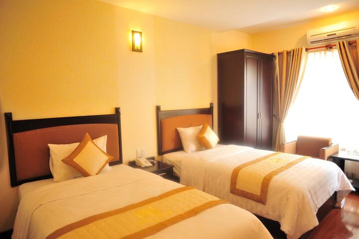 Room 8 of 35
