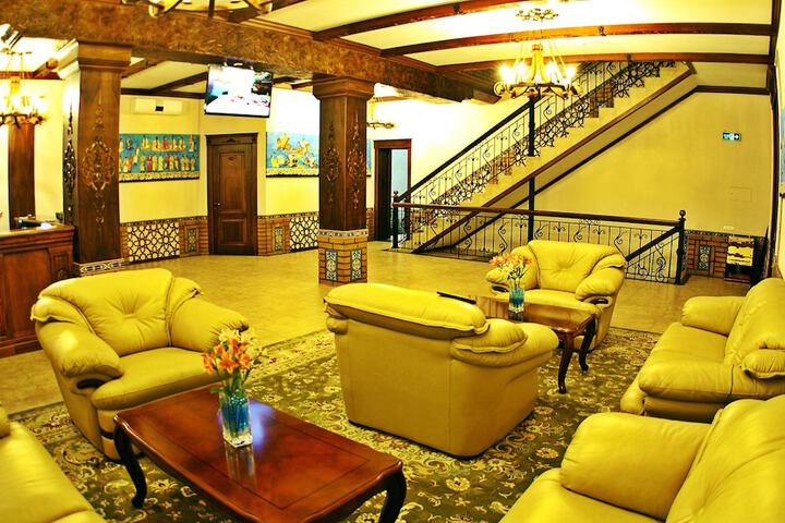 Lounge 57 of 86
