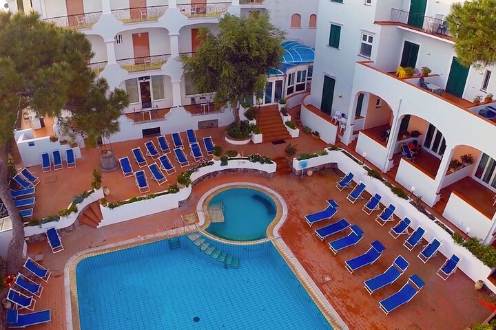 Pool Hotel