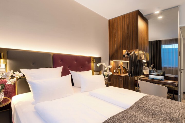 Room 15 of 71
