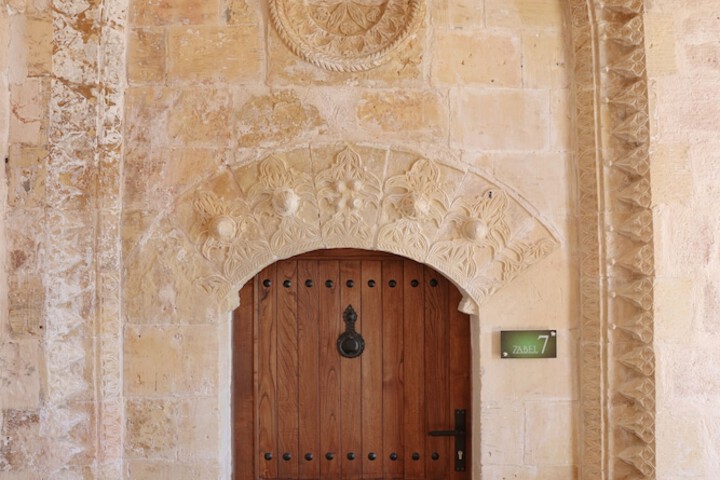 Room 10 of 25