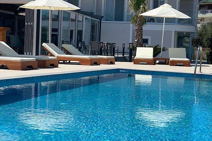 Pool 34 of 48
