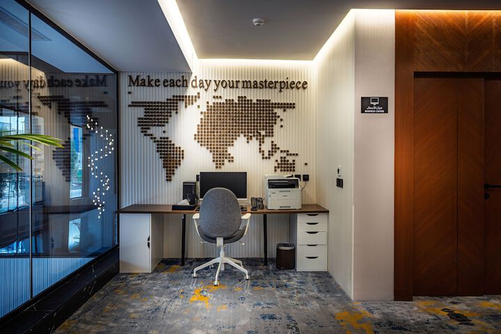 Business Center 76 of 86