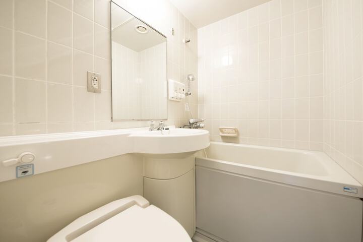 Room 20 of 32