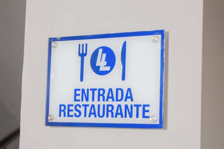 Dining 145 of 151