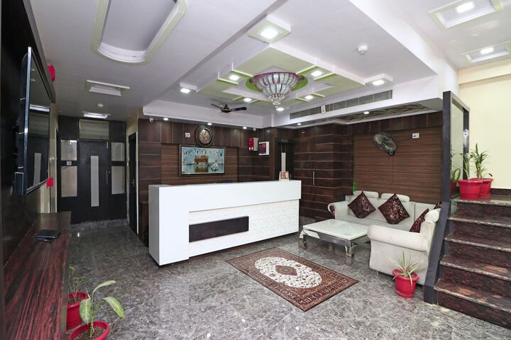 OYO 15169 HOTEL RK INN