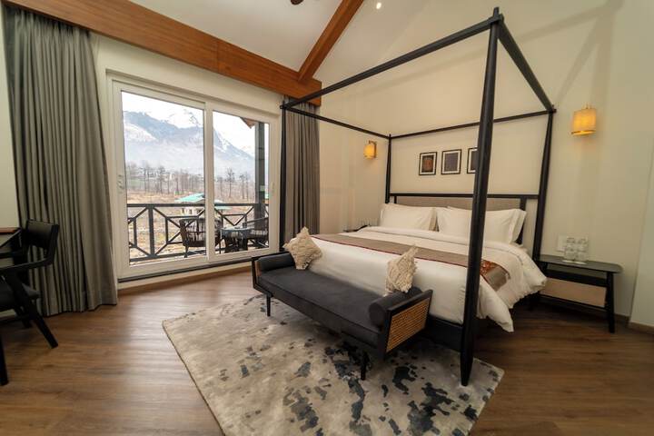 Room 10 of 51
