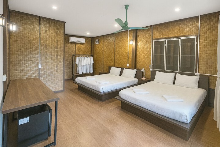 Room 11 of 51